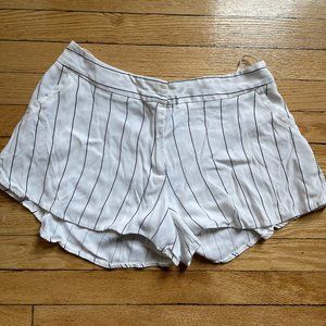 Bec & Bridge White Pinstriped shorts